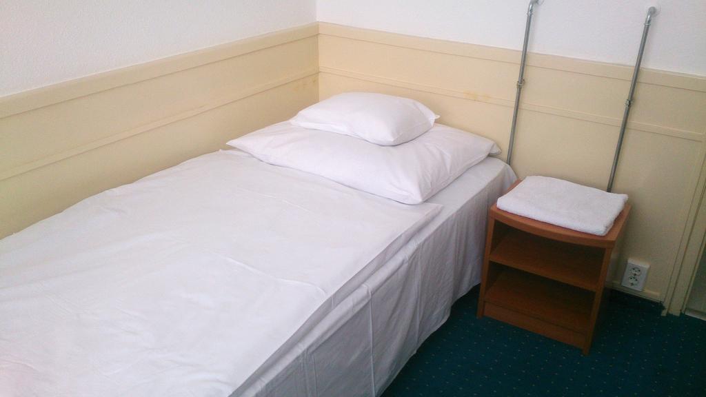 Pelikan Vendeghaz Hotel Солнок Екстериор снимка